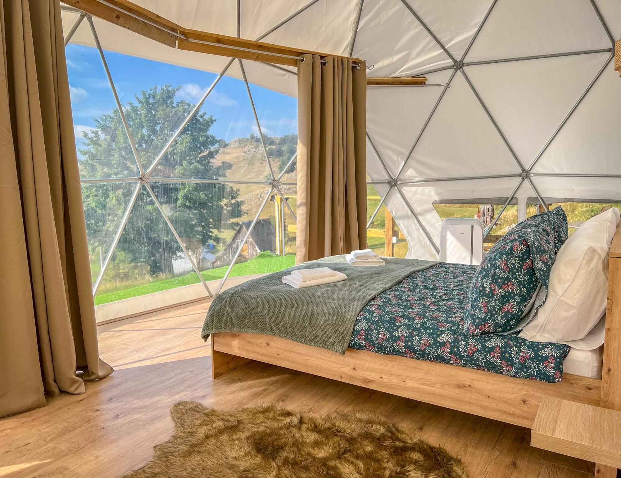 Durmitor Glamp Hotel ชาเบลียค ภายนอก รูปภาพ