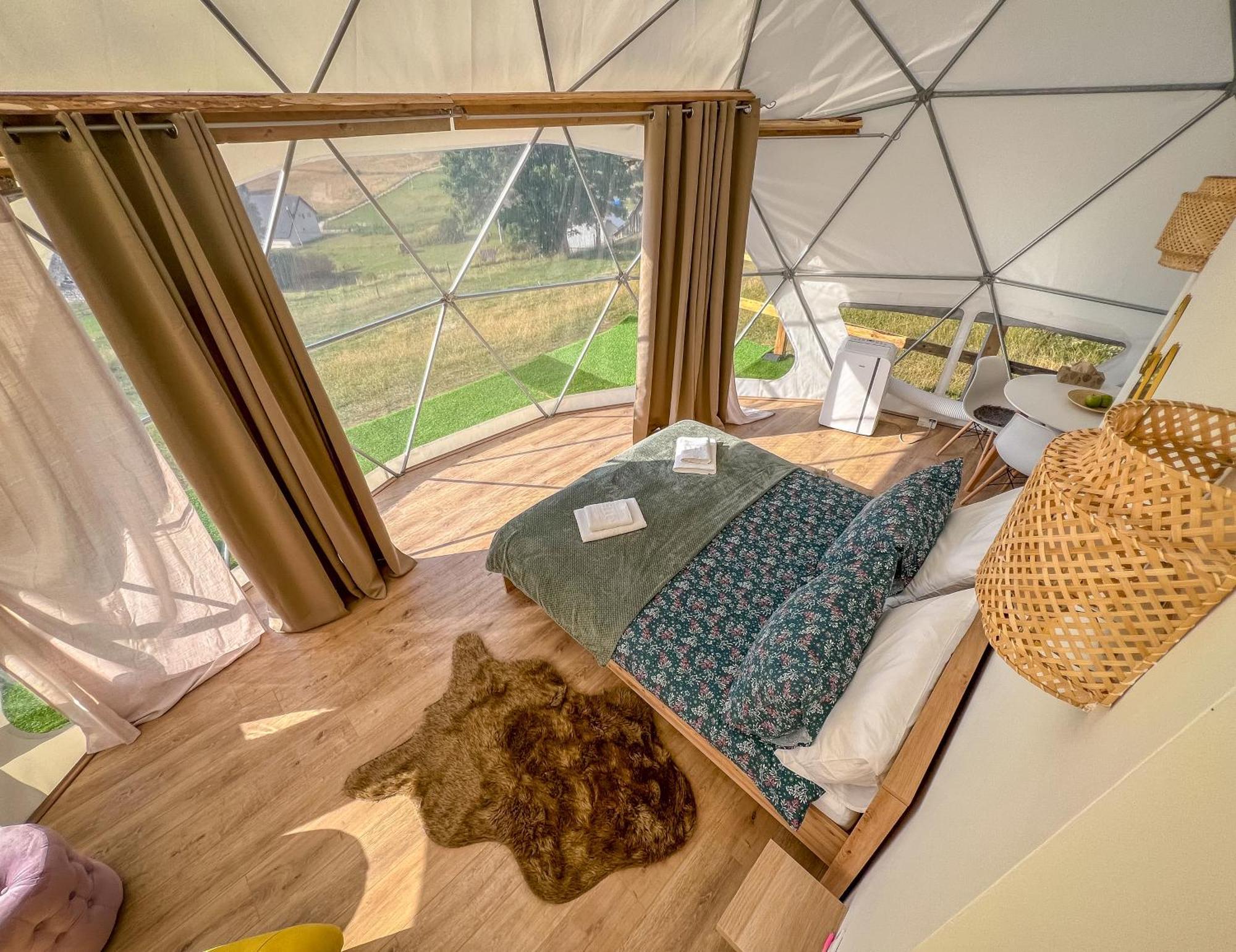 Durmitor Glamp Hotel ชาเบลียค ภายนอก รูปภาพ