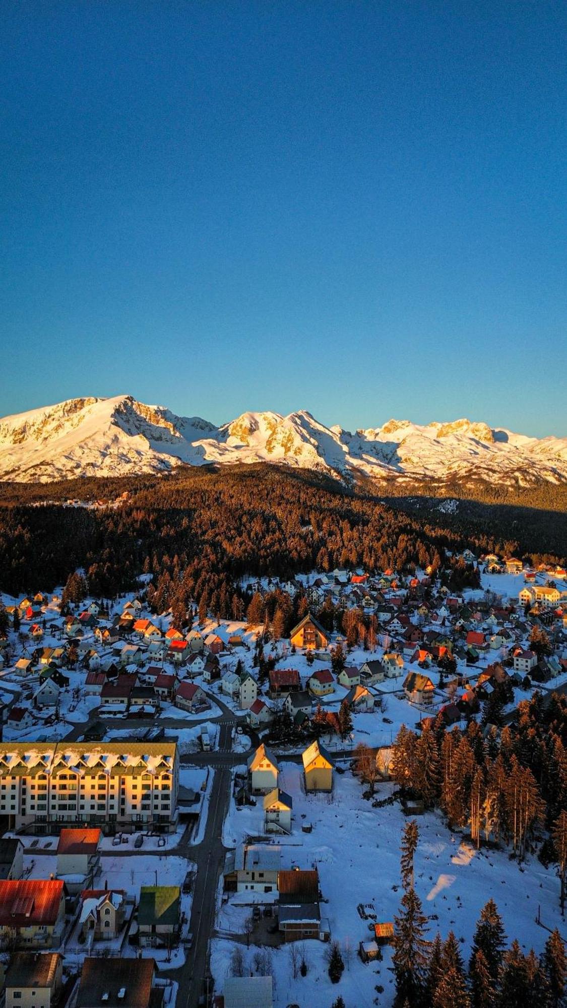 Durmitor Glamp Hotel ชาเบลียค ภายนอก รูปภาพ
