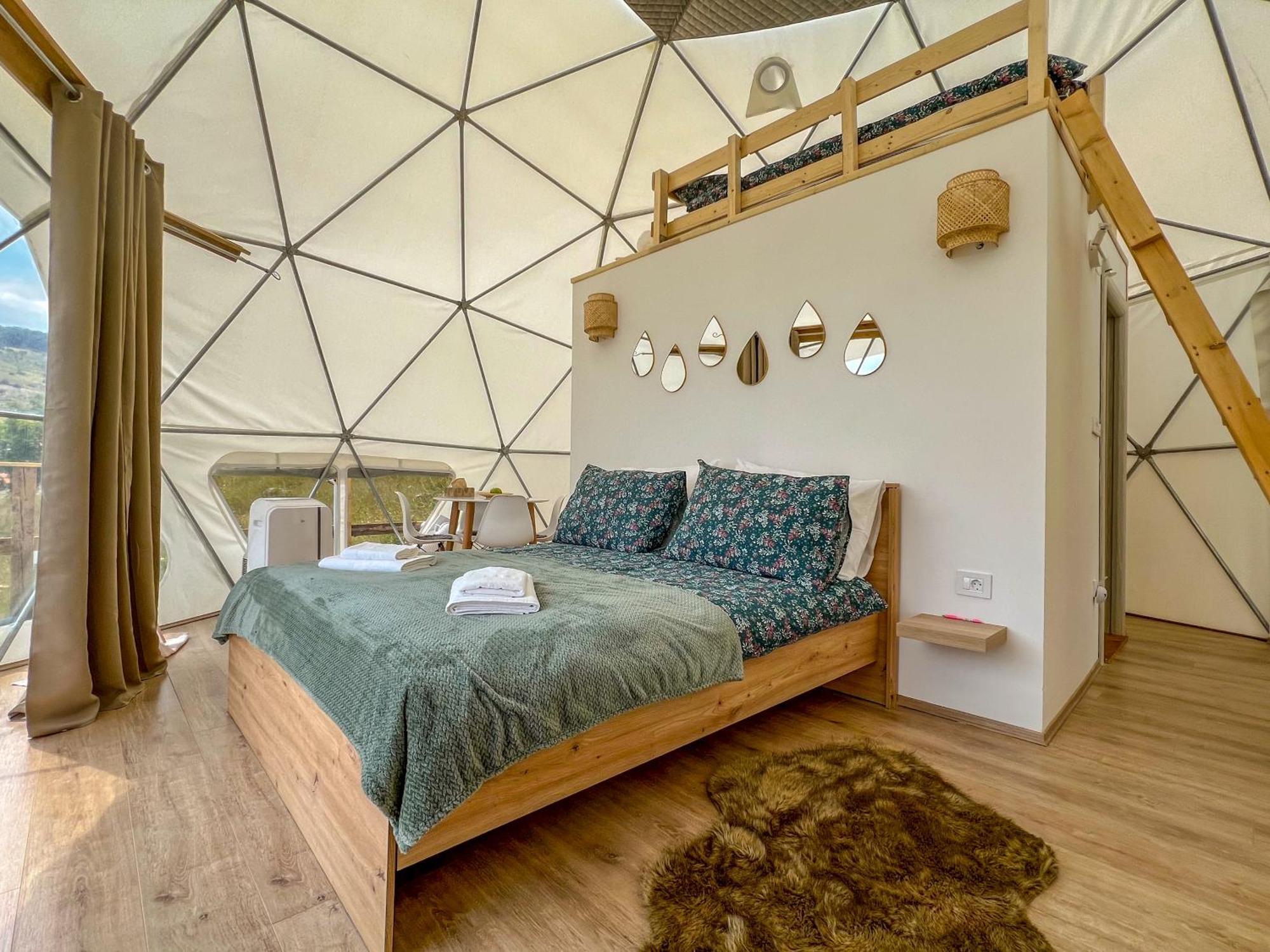 Durmitor Glamp Hotel ชาเบลียค ภายนอก รูปภาพ